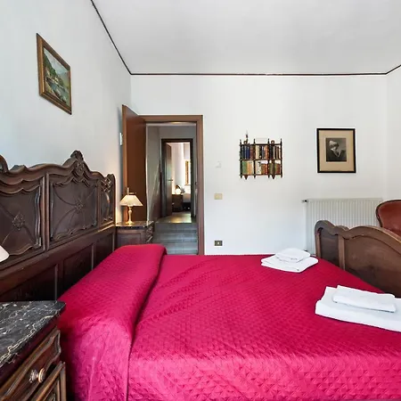Casa Glicine On The Lake Holiday home Claino